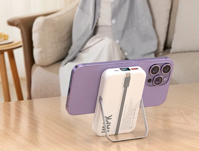 モバイルバッテリー製品展示